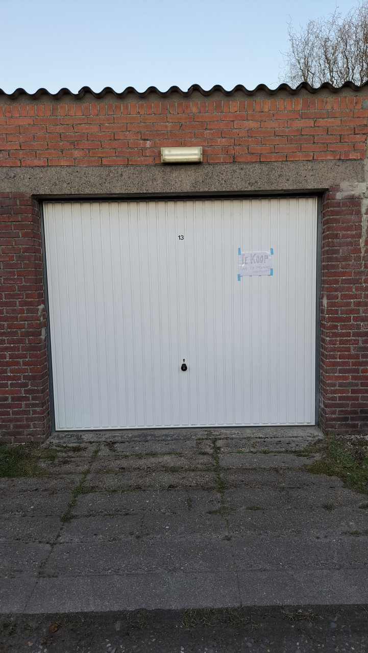 Garagebox Noordweg Sint Laurens met electriciteitsaansluiting