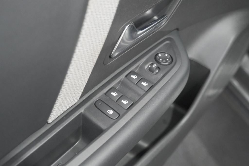 Citroen C4 puretech 130 feel pack | head-up display | camera | navigatie | 