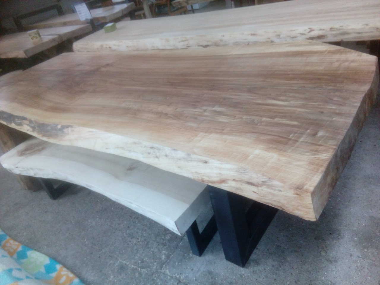 Planken Tafelbladen decoratie Boomstamtafels Bar Salon Zitbank