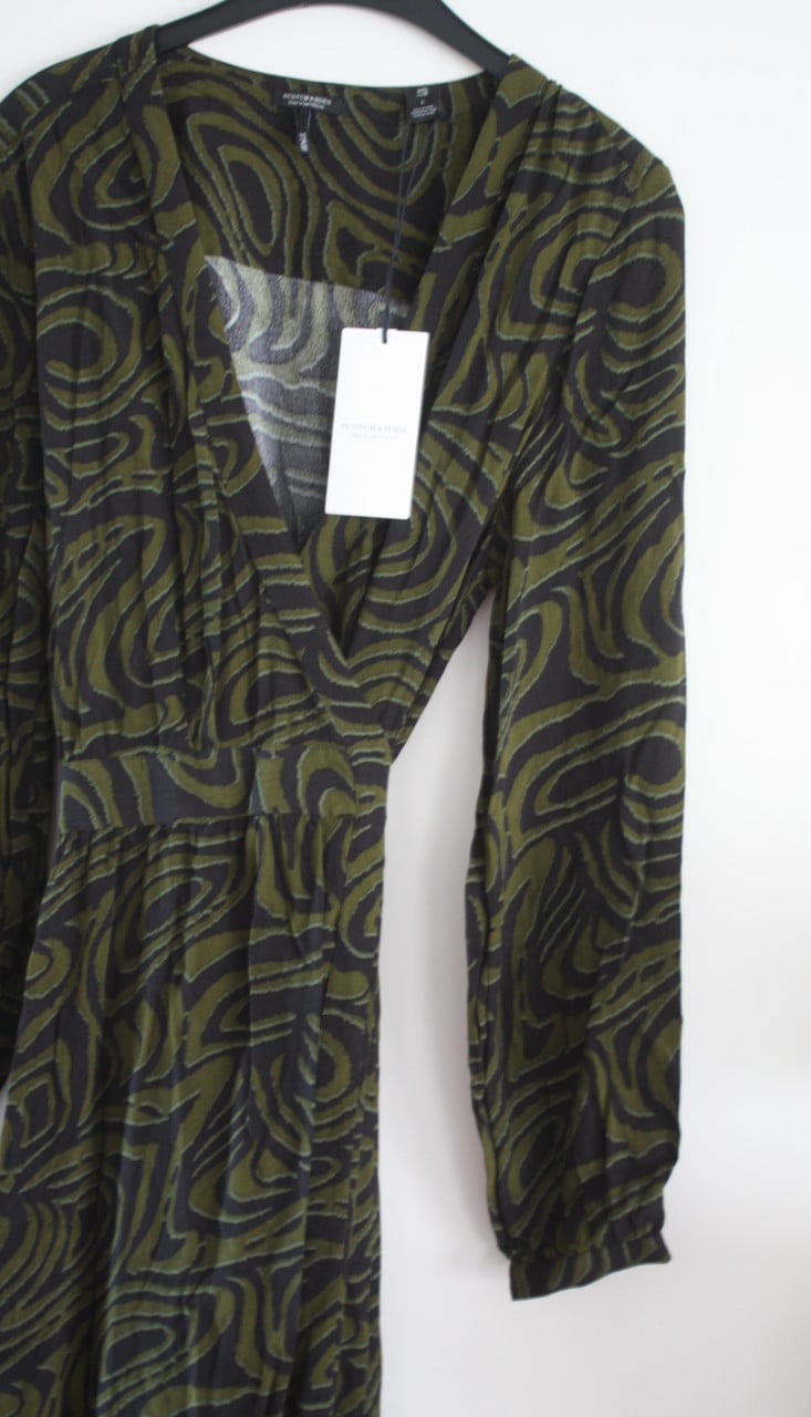 Nieuwe groen zwart print wikkeljurk maat L