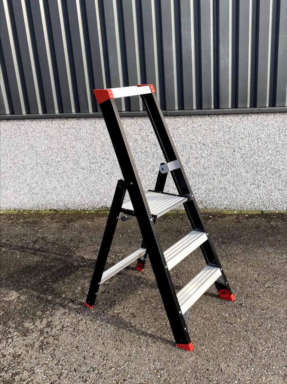 Trap 2x9 treden zwart gecoat NIEUW