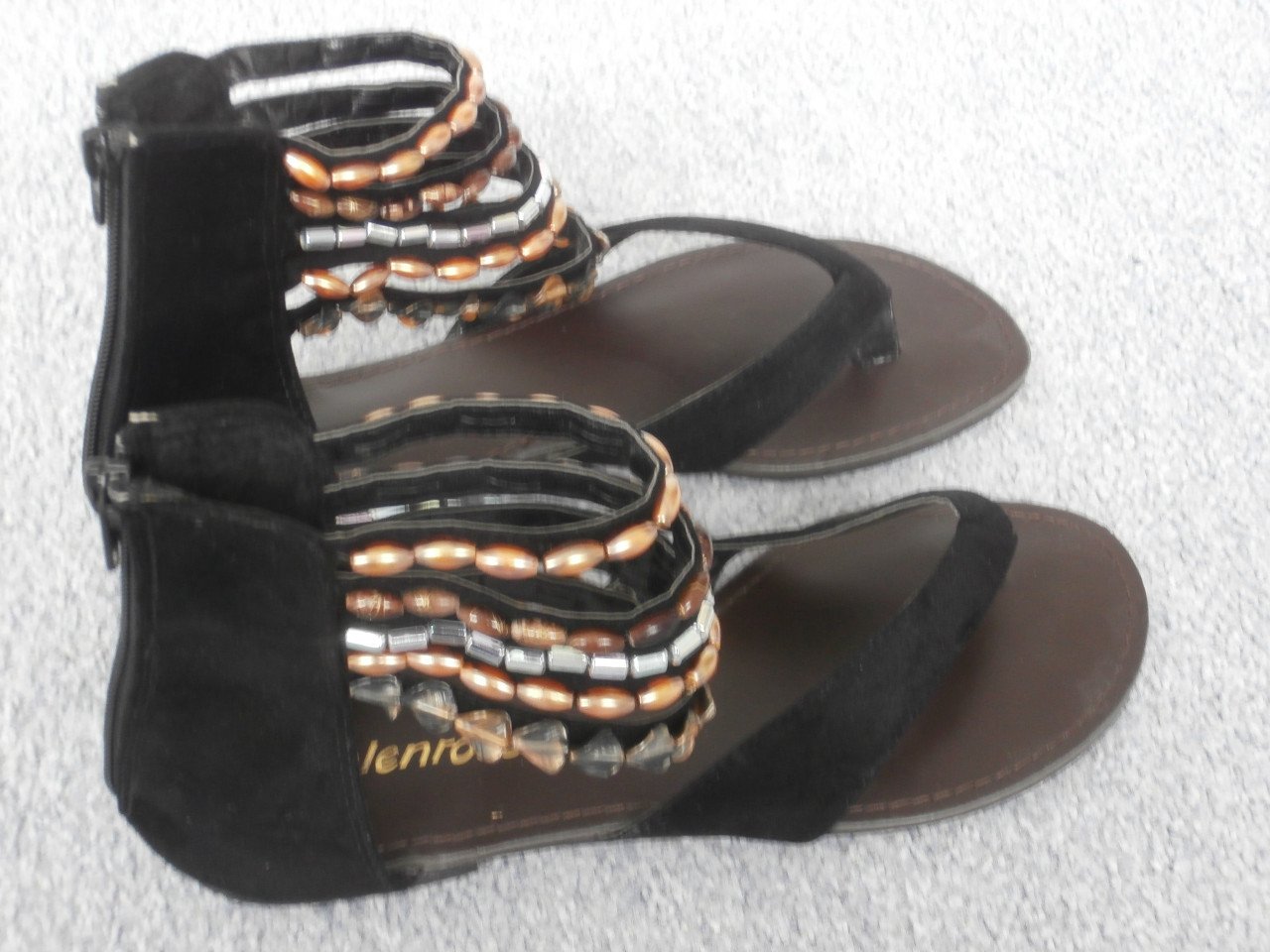 Nieuwe  Dames Teenslippers  Maat 38   voor  € 12,50