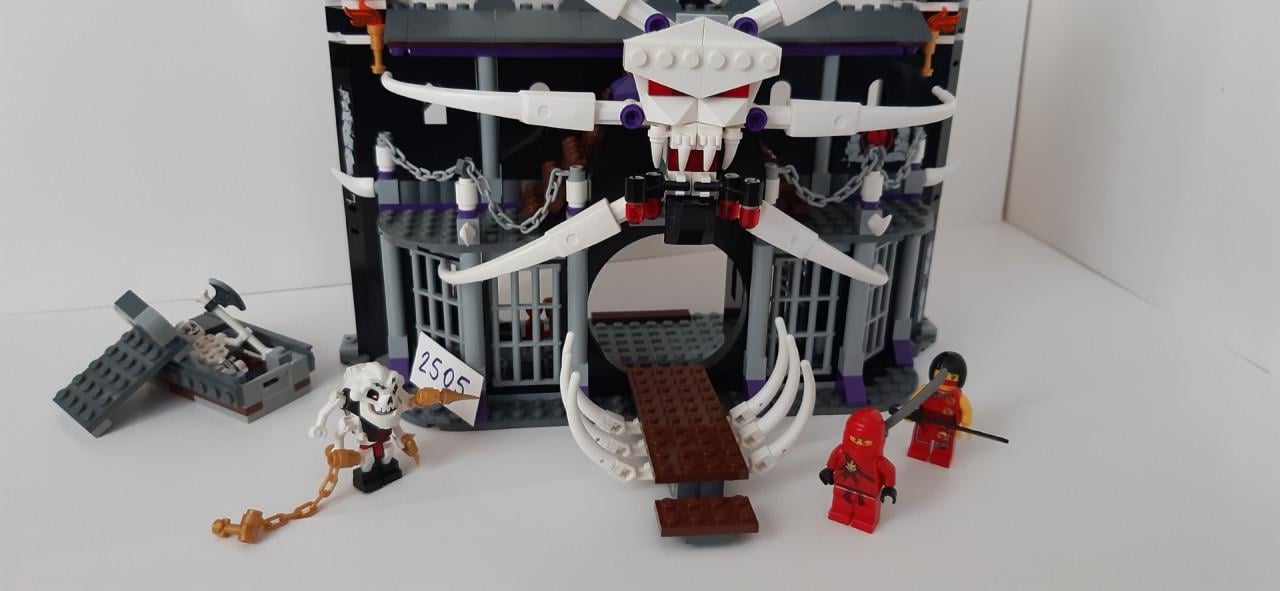 LEGO NINJAGO  2505: Spinner Duistere Fort Garmadon