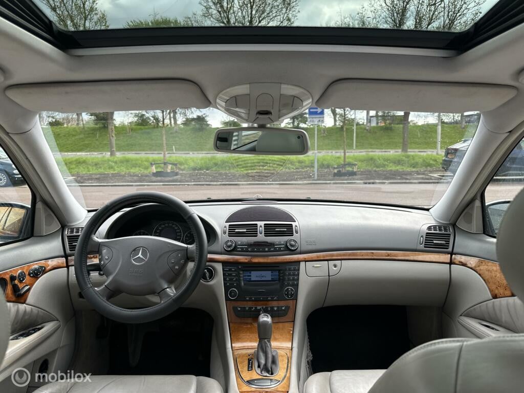 Mercedes E-klasse 240 Elegance Navi PDC Xenon km262.885 Nap BJ2003