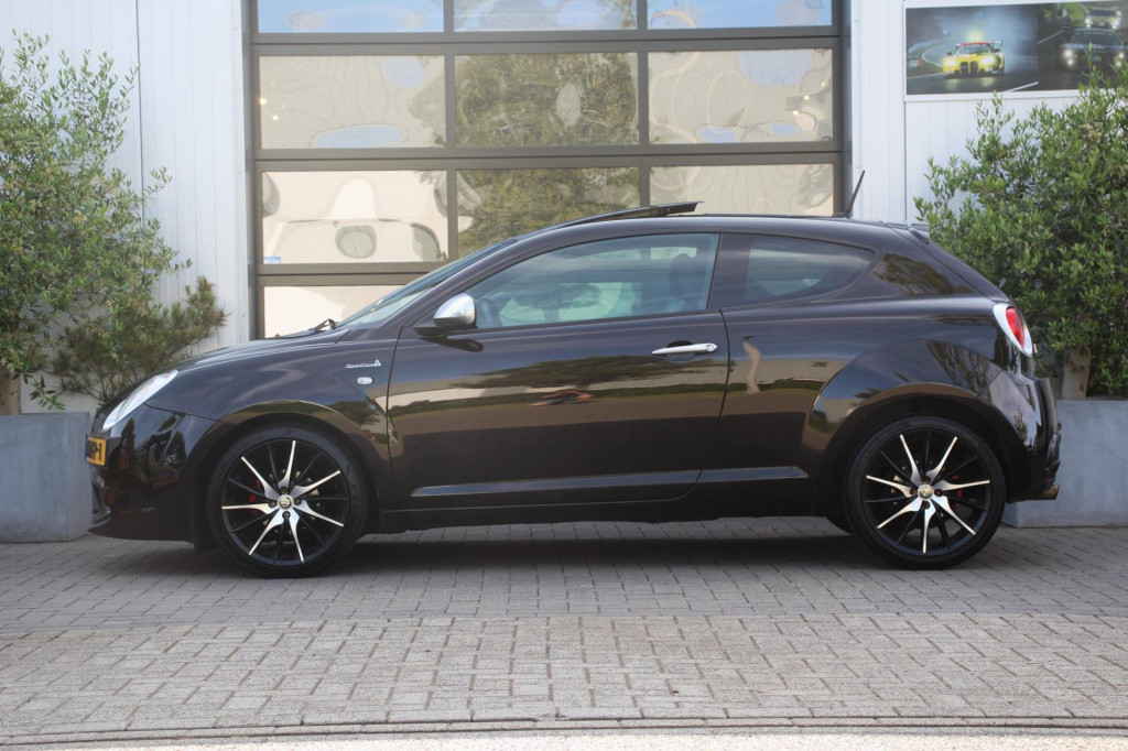 Alfa Romeo MiTo 0.9 twinair sportiva - leder - navi - pano - 18inch - org n