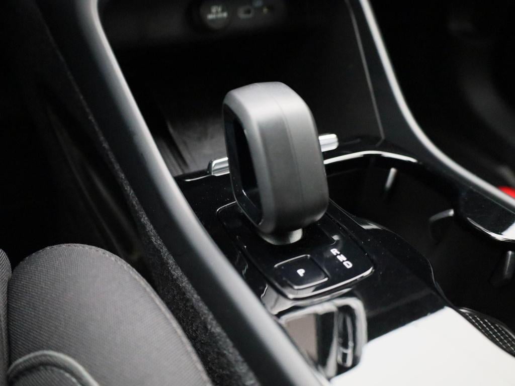 Volvo XC40 recharge core | automaat | apple carplay / android auto | virtua