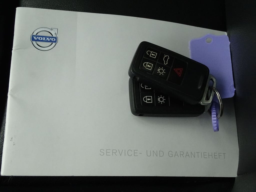 Volvo V60 2.4 d6 awd plug-in hybrid summum | xenon | leder | memory | pdc