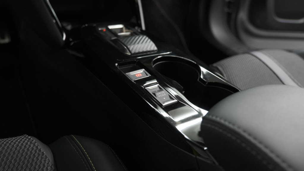 Peugeot 2008 puretech 130 eat8 gt | 360 camera | adaptieve cruise control |