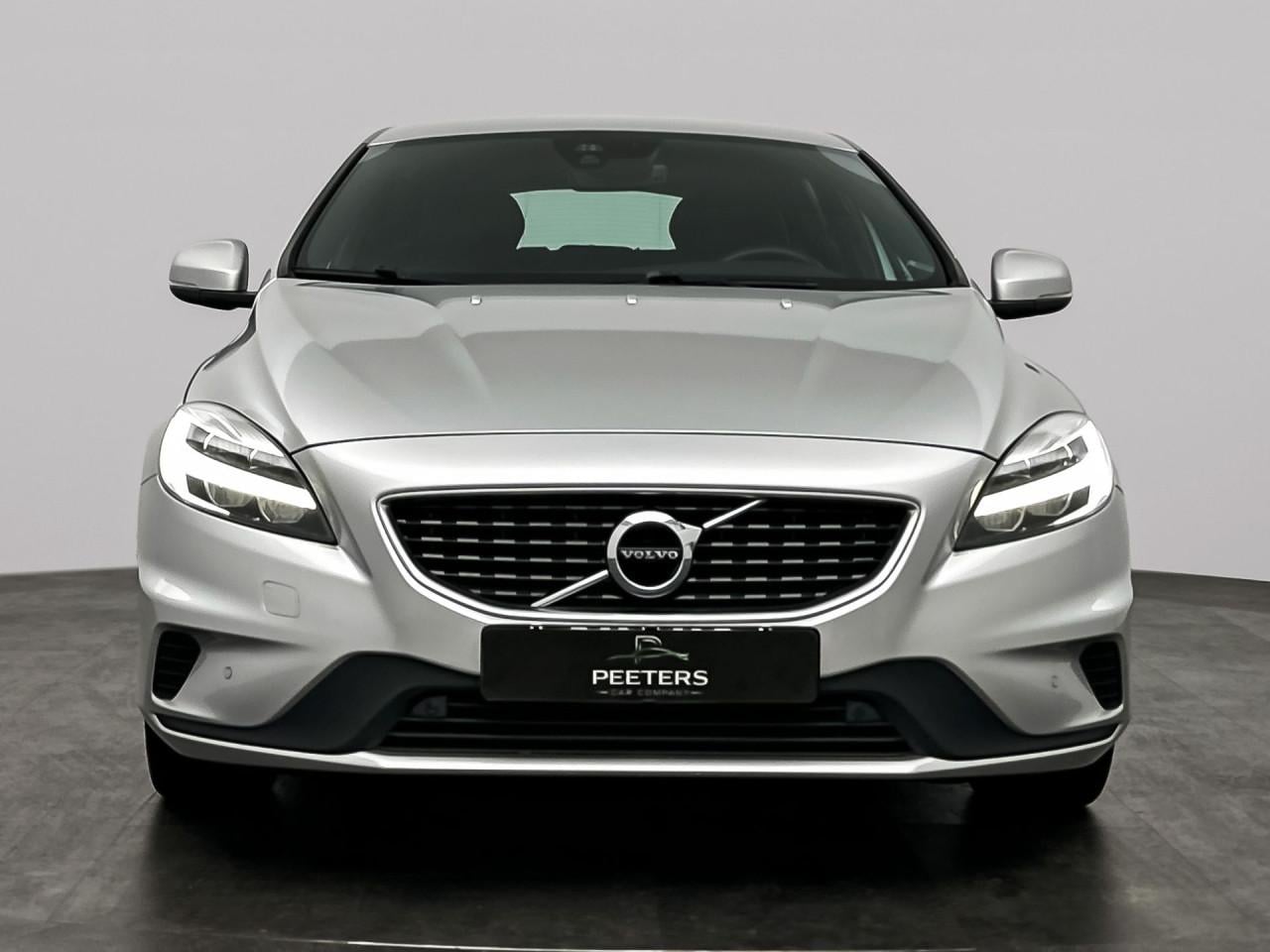 Volvo V40 2.0 T2 R-Design - FULL LED - DEALER OND - NAVI