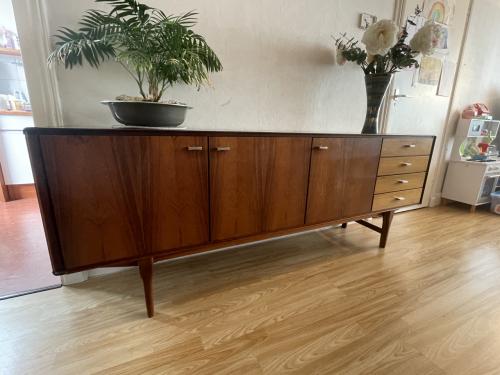 Te koop: Prachtig vintage mid-century teak dressoir – jaren '60