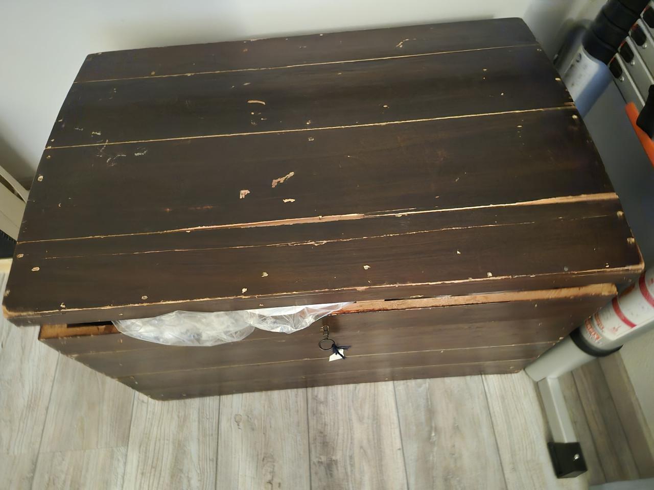 Oude dekenkist  donkere bruin