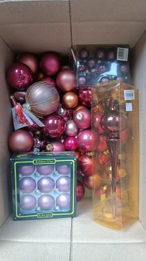 Blauwe en oudroze/ roze kerstballen