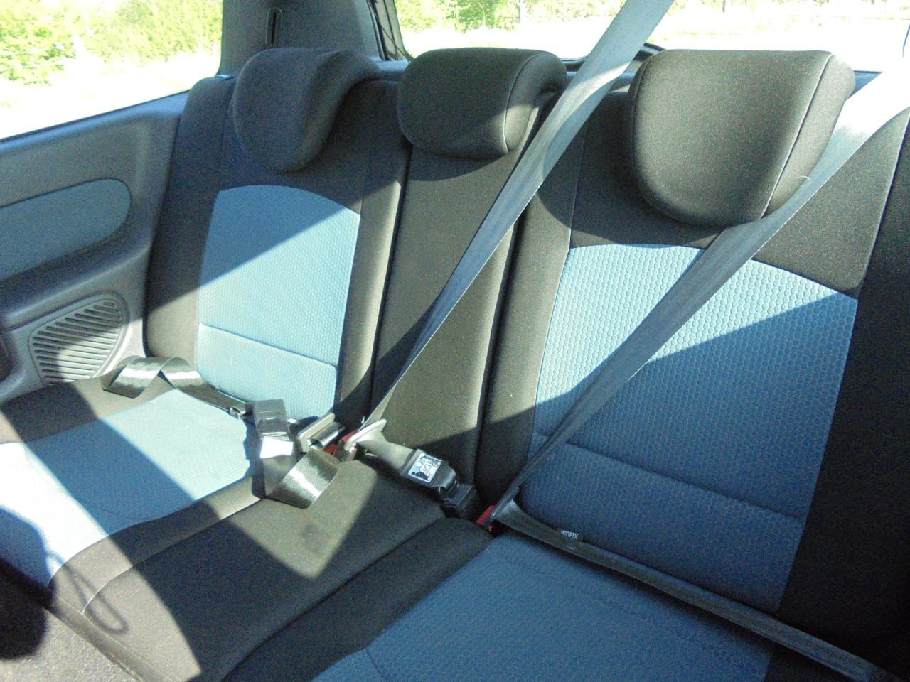 Clio 1.2-16V Zwart Metallic apk januari 2026 met N.A.P Airco ijskoud € 1495