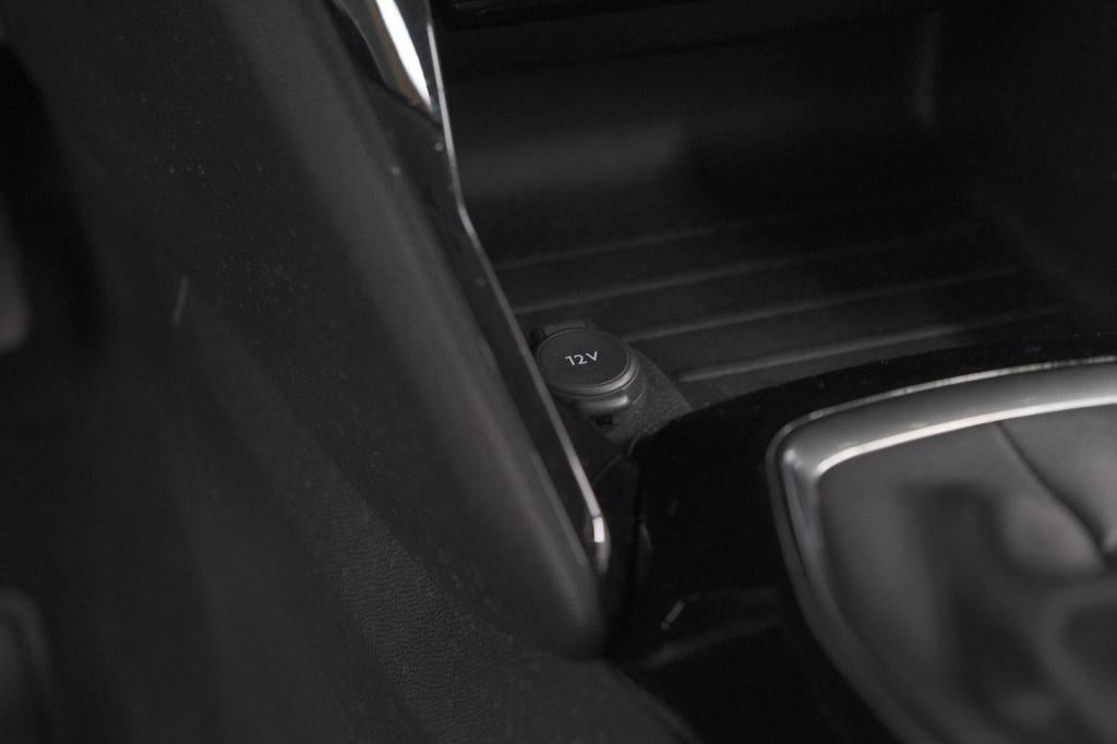 Peugeot 208 puretech 100 pk allure | apple carplay | parkeersensoren | lich