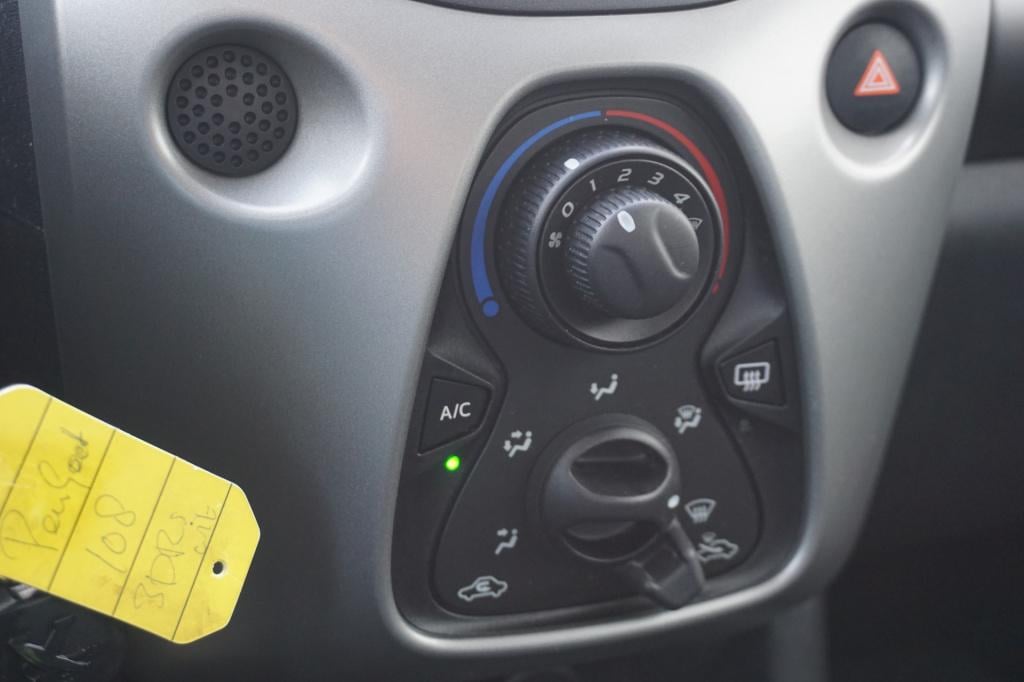 Peugeot 108 1.0 vti active airco / elektr. ramen / nap