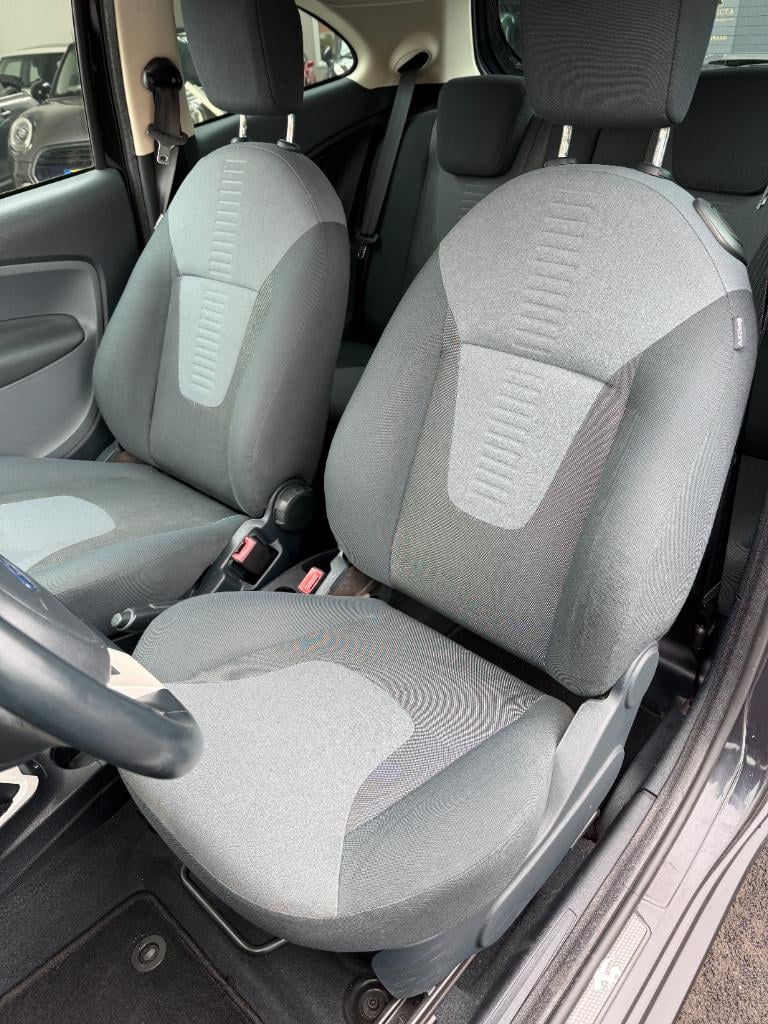 Ford KA 1.2 - titanium - airco