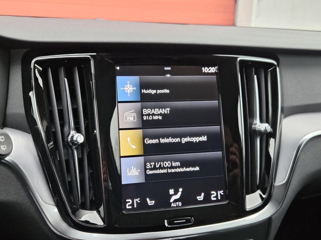 Volvo V60 2.0 b3 momentum advantage | r-design | acc | carplay