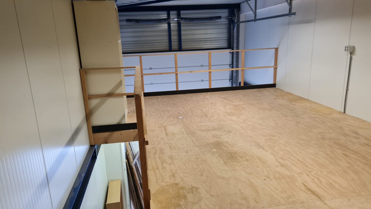 Bedrijfs/Opslagruimte te huur