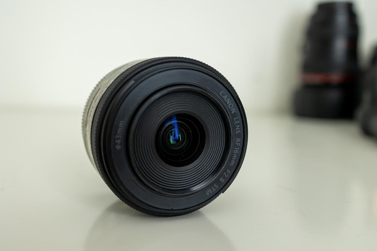 Canon RF 16 mm STM Ultra Groothoek lens