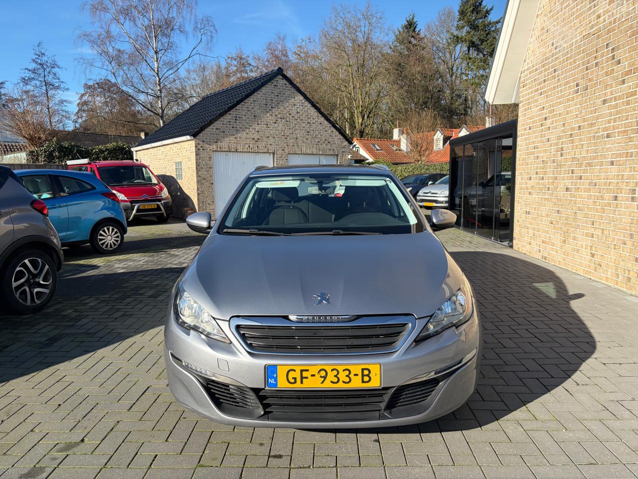 Peugeot 308 1.2 e thp sw 2015 airco navigatie