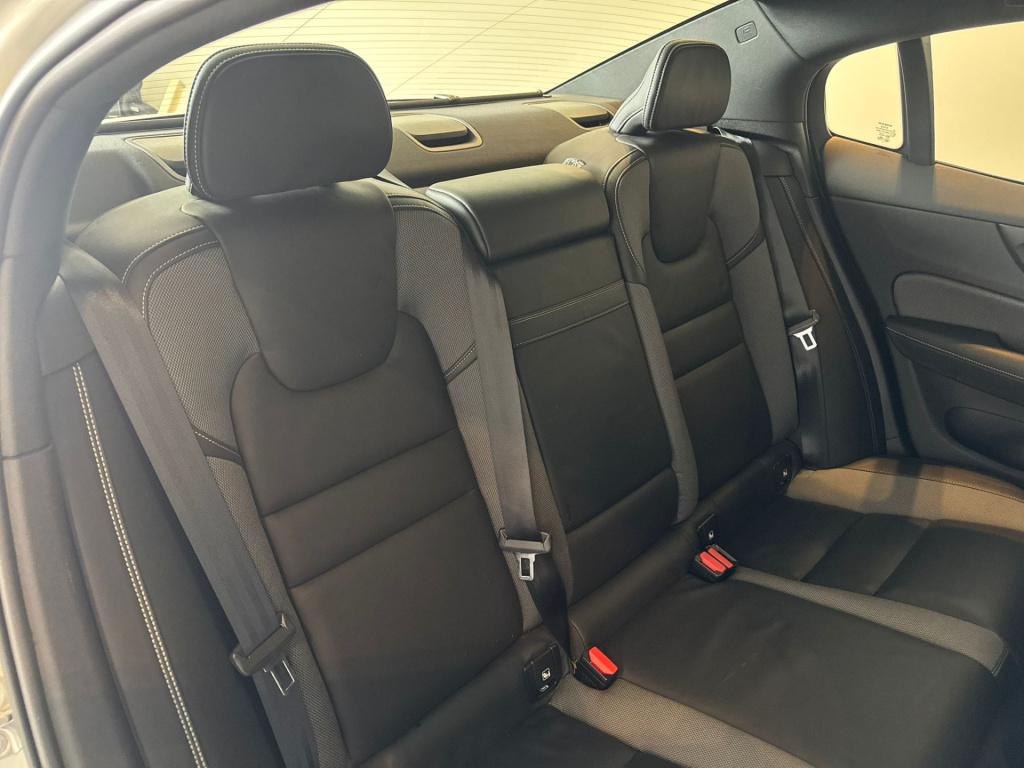 Volvo S60 2.0 t8 awd twin engine r-design