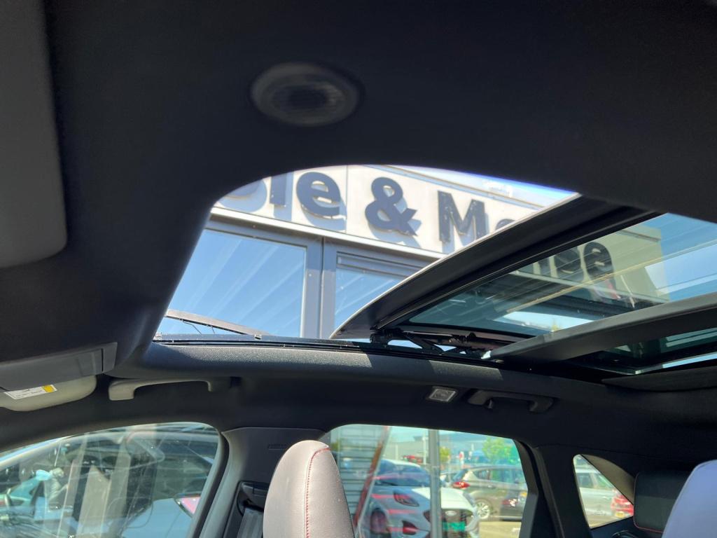 Ford Kuga 2.5 phev e-cvt 225pk st-line x ,20inch velgen panodak , trekhaak 