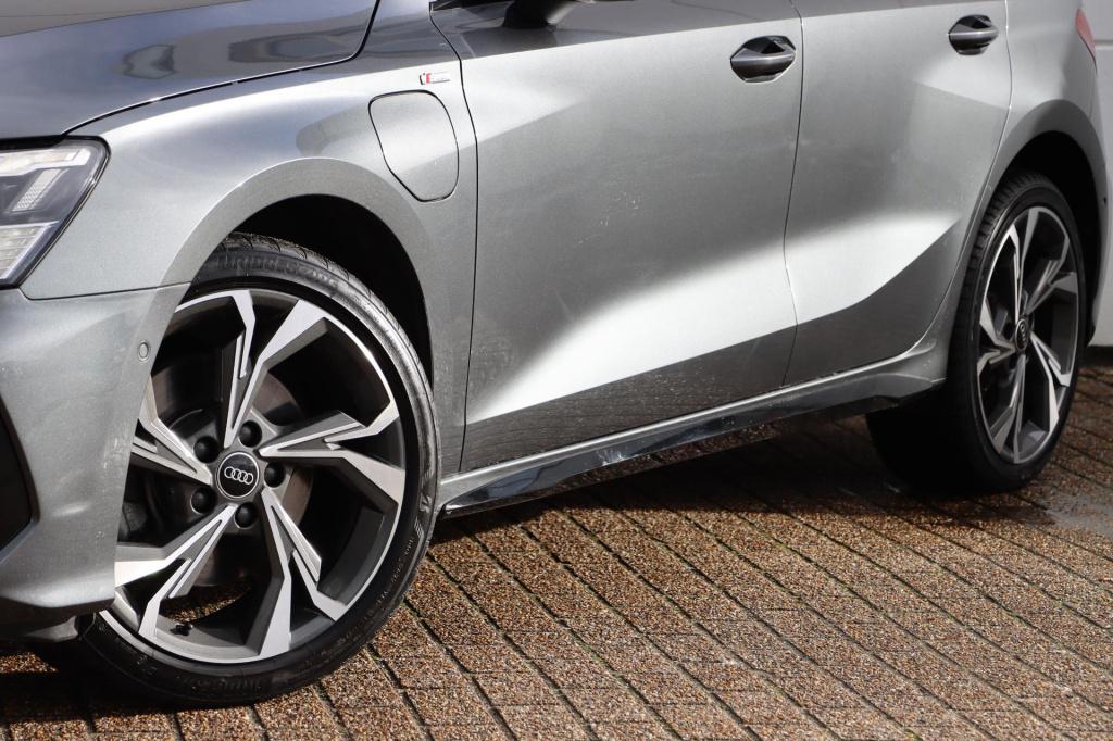 Audi A3 sportback 40 tfsi e s edition 204pk s-tronic