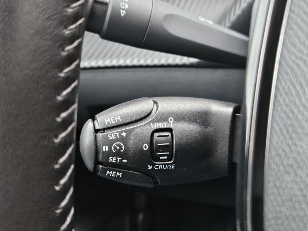 Peugeot 208 ev active 50 kwh | camera | carplay