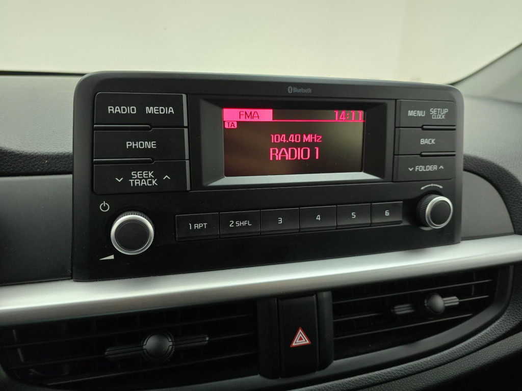 Kia Picanto occasion dealer auto met sportvelgen en bluetooth audio | tweed