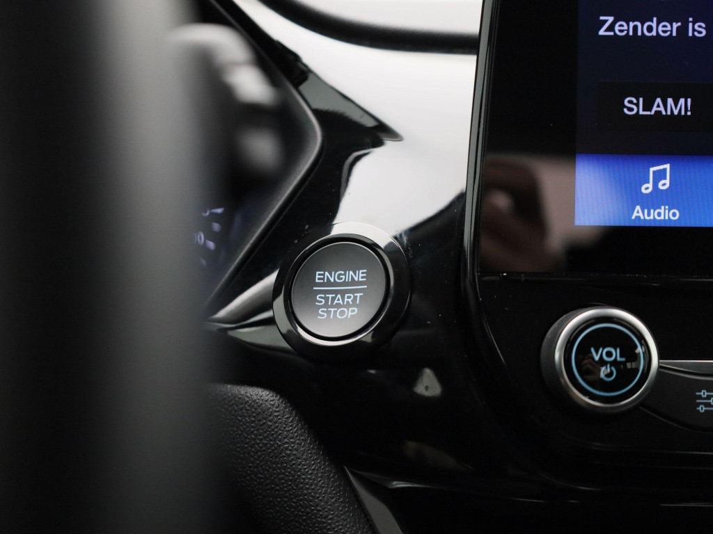 Ford Fiesta 1.0 ecoboost hybrid titanium