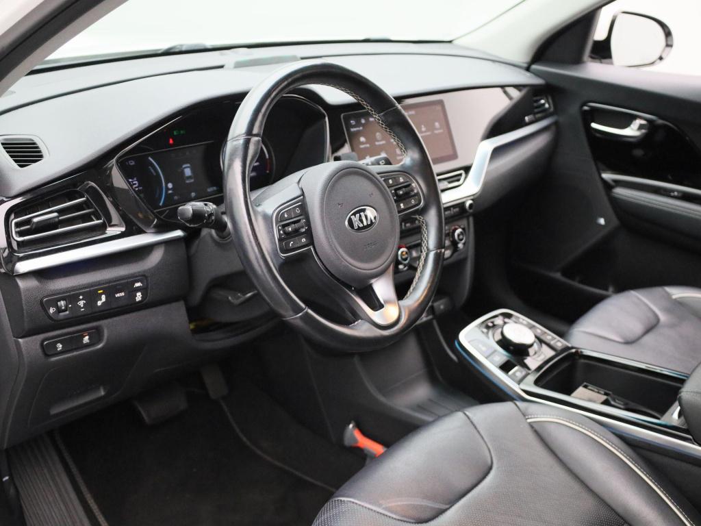 Kia E-niro executiveline 64 kwh | automaat | apple carplay / android auto |