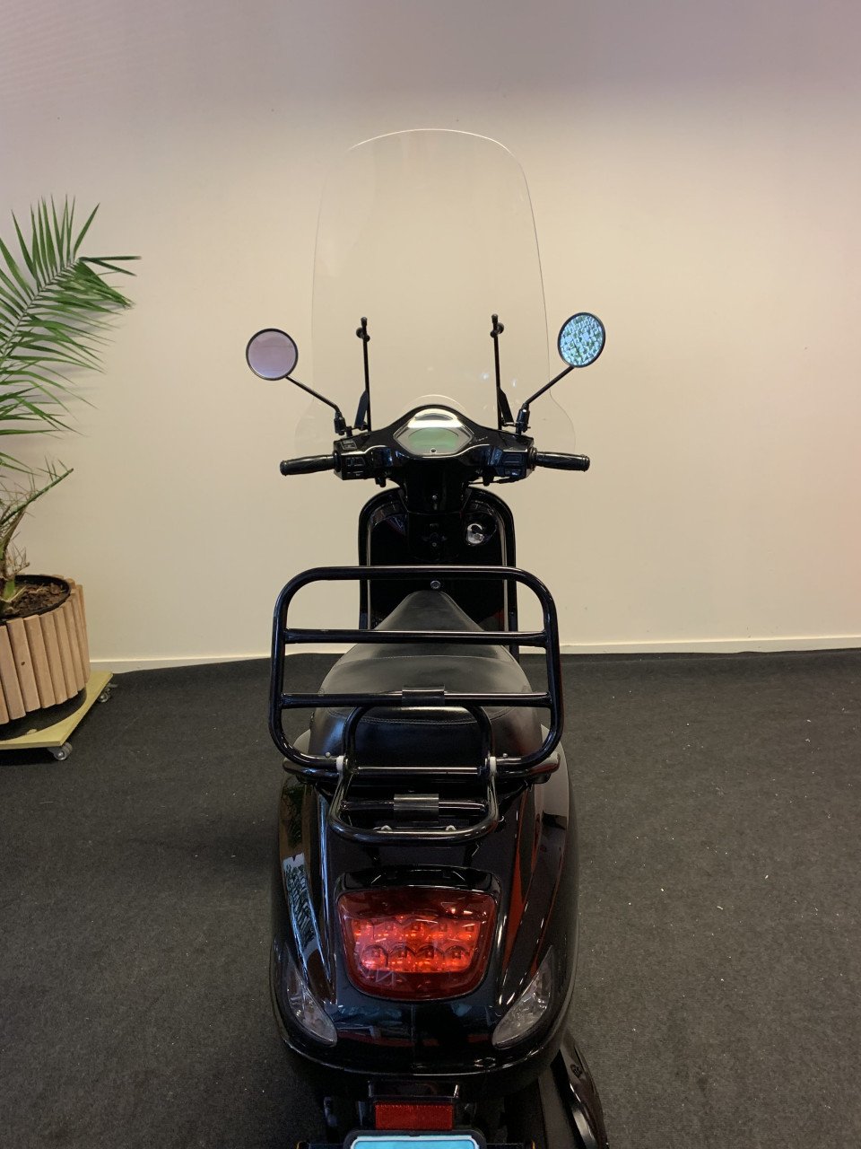 RIVA MODEL MET WINDSCHERM NU 895,= RIJKLAAR
