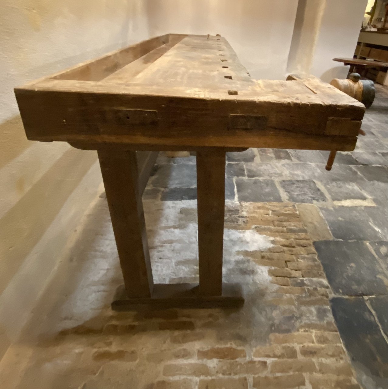 Antieke houten werkbank 175 jaar oud