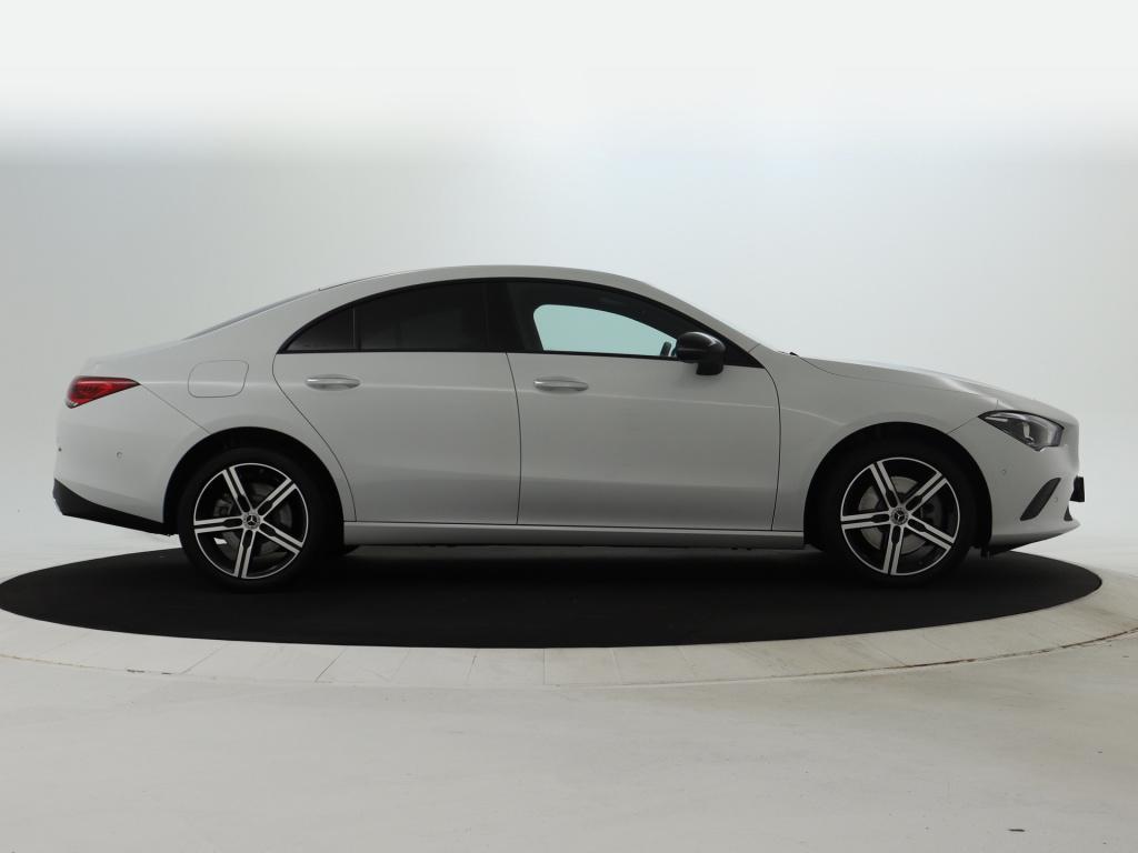 Mercedes-Benz Cla 250 e plug-in hybride elektrische achterklep | smartphone