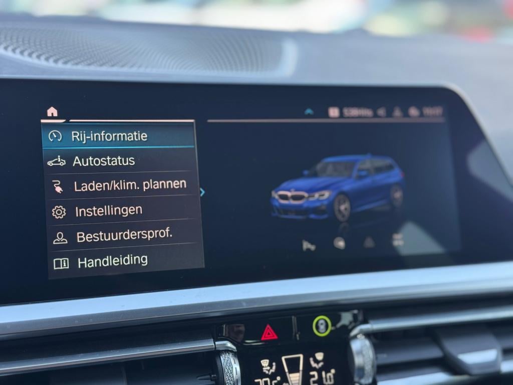 BMW 3-serie touring 330e m-sport * pano * acc * harman/ kardon