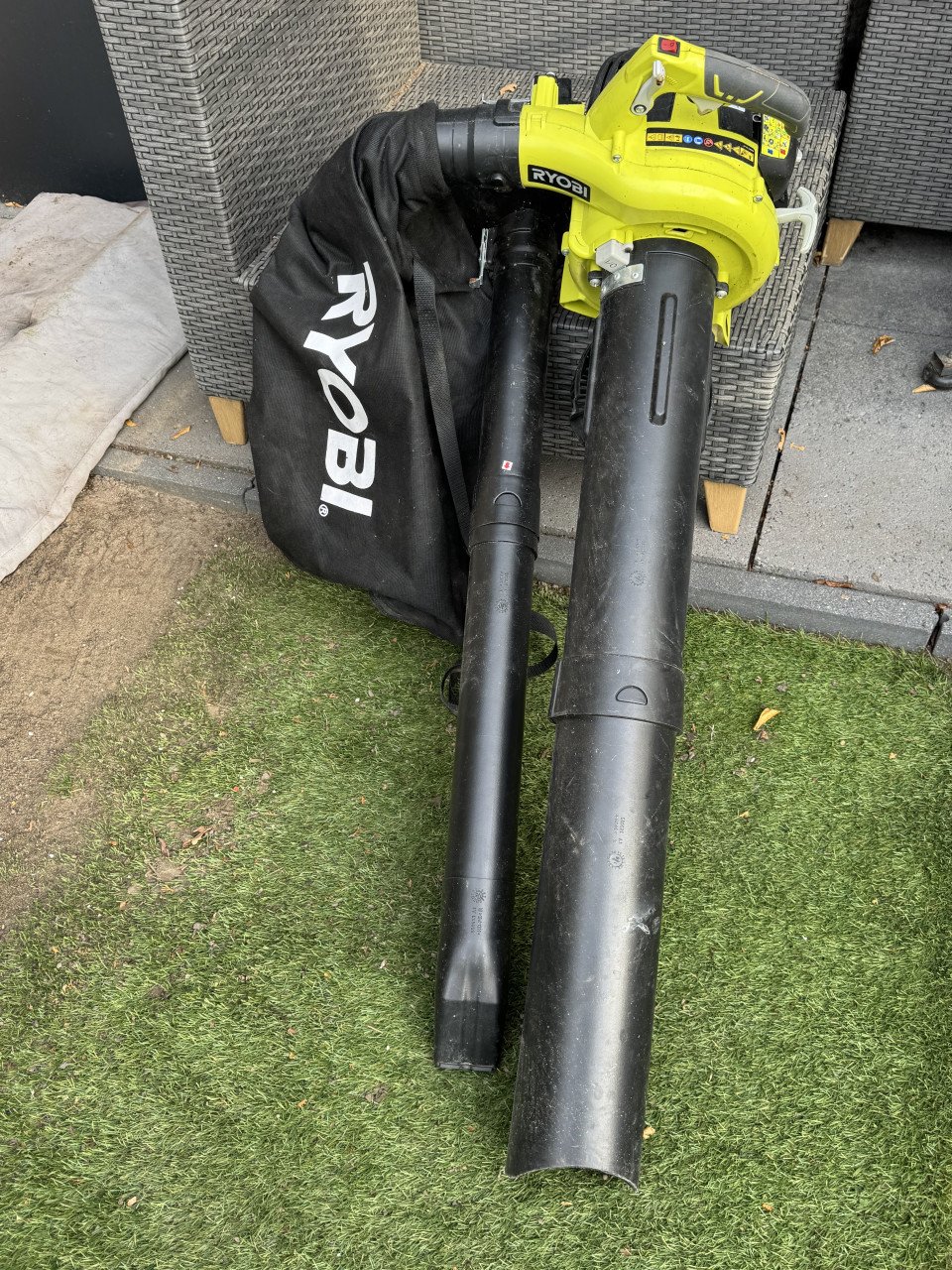 Benzine ryobi bladblazer/zuiger te koop, z.g.a.n.