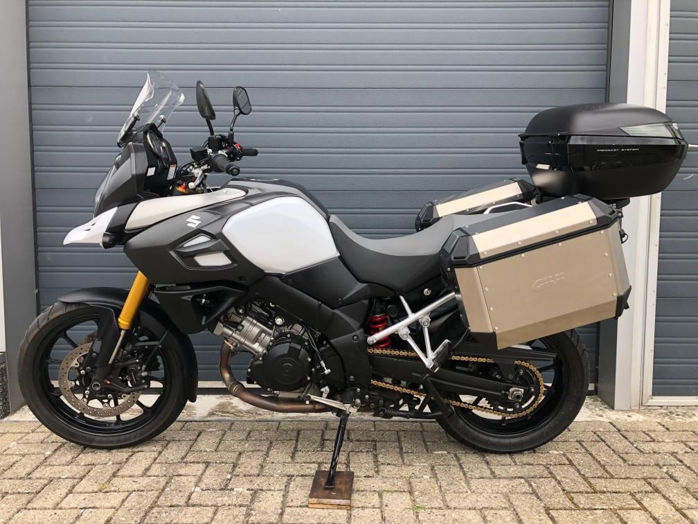 Suzuki V-Strom DL1000 uit 2015, 30.555km, ABS, 3-delige kofferset, €7250,-