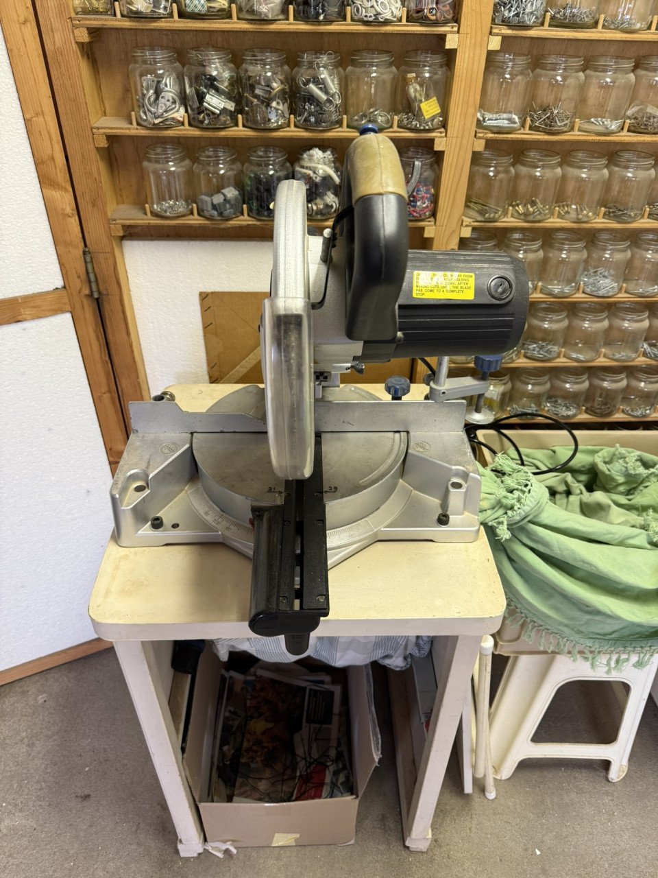 Te koop aangeboden: Ferm Afkortzaag FKZ-255S