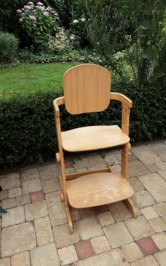 Houten kinderstoel