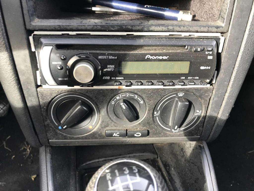 Volkswagen Golf 1.6-16v trendline