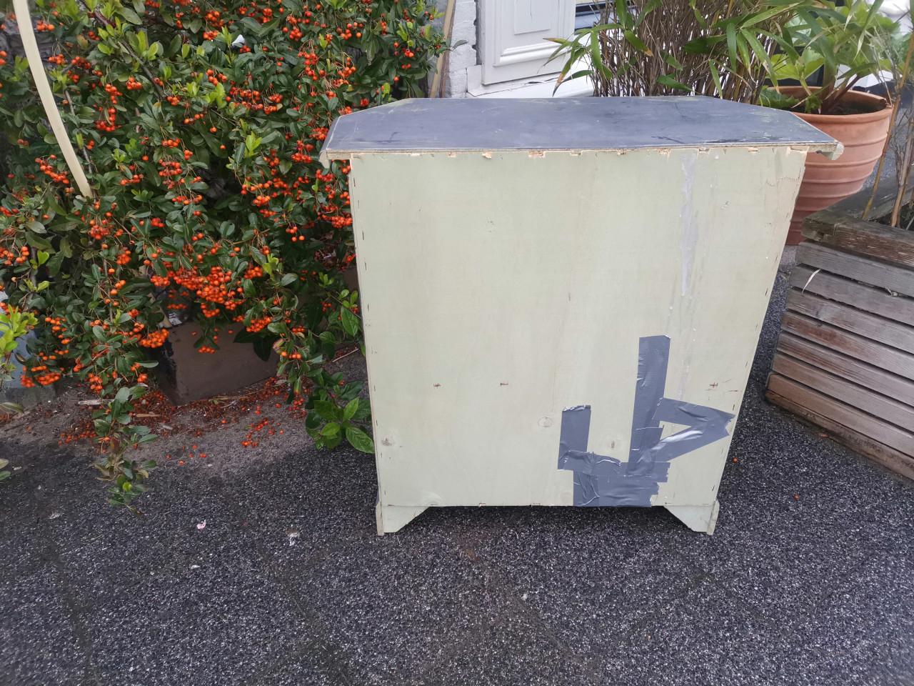 Apart., leuk klein (hal) kastje