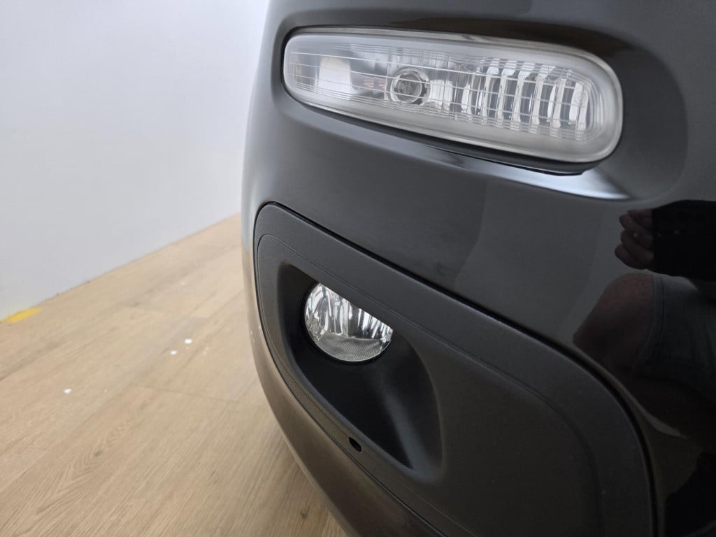 Fiat Panda occasion 1.2 popstar in zwart | sportieve look | trekhaak | twee