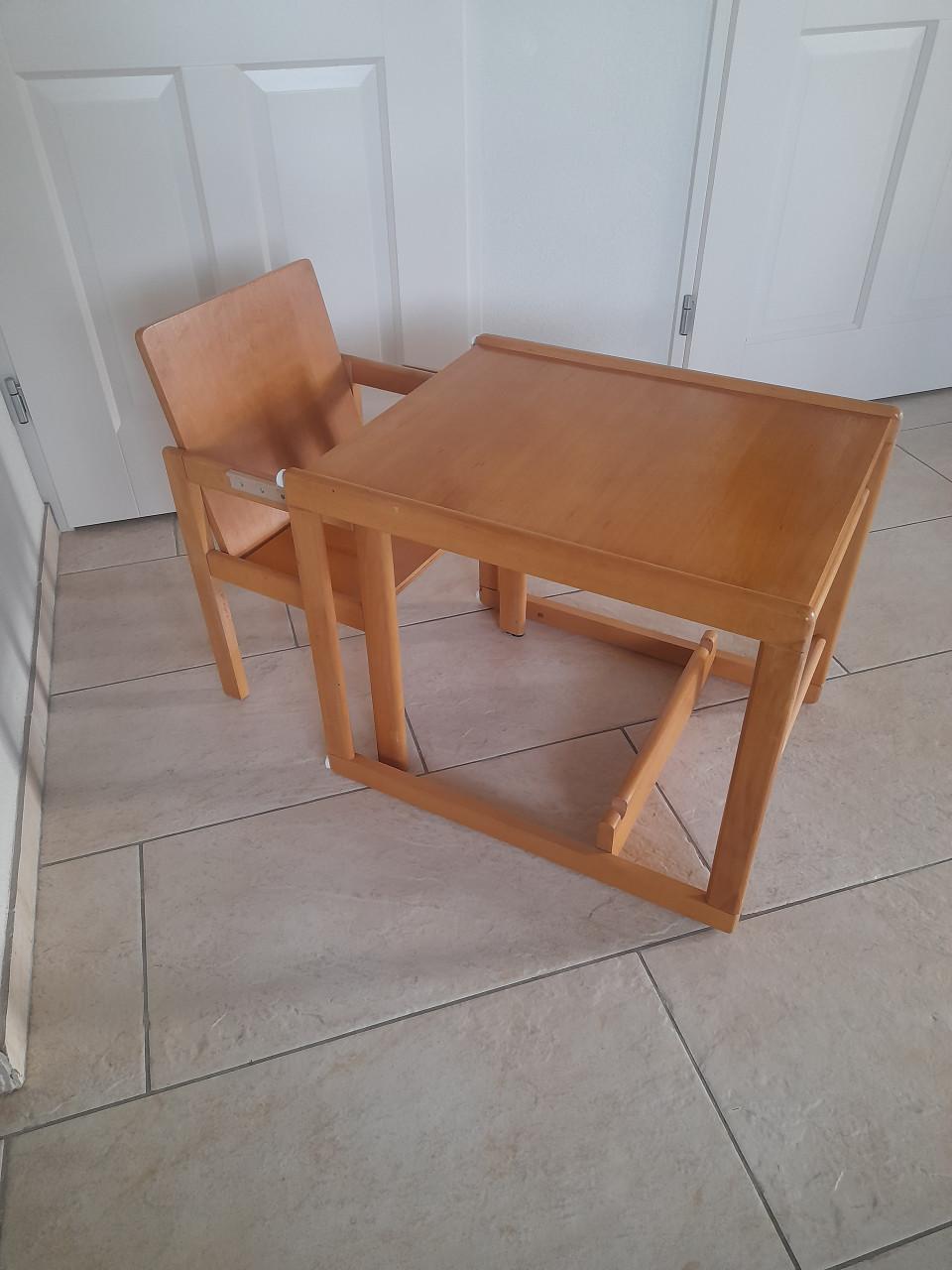 Kinderstoel (in goede staat) om te zetten tot tafel en stoel !