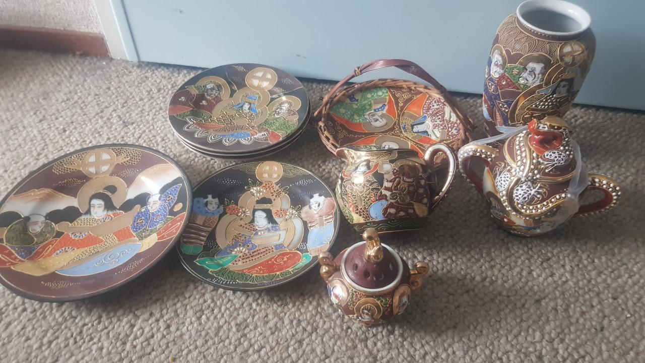 Divers Satsuma servies porselein