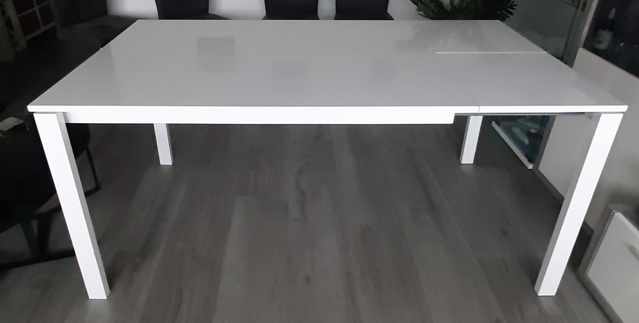 Eettafel en 4 stoelen
