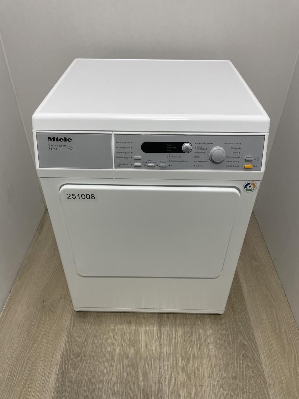 Miele Afvoer Droger T8743 7 kg schoon en netjes