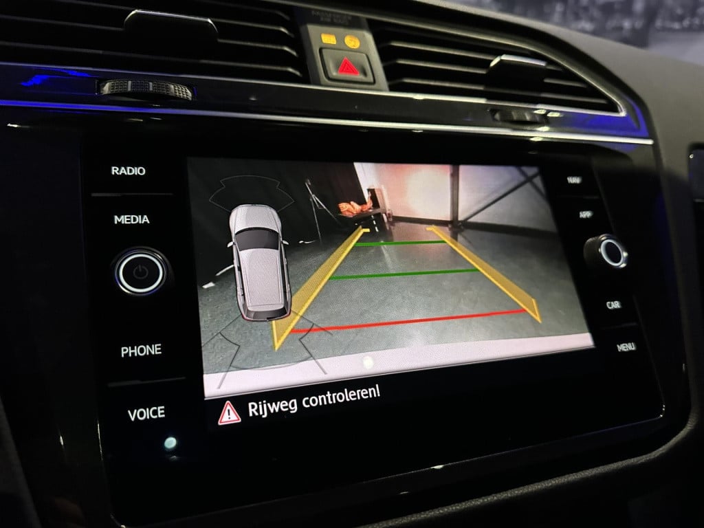 Volkswagen Tiguan 1.5 tsi act highline business r-line *topcomfortstoelen*p