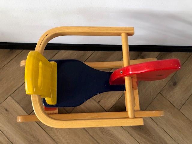 Kleurig houten hobbelpaard!
