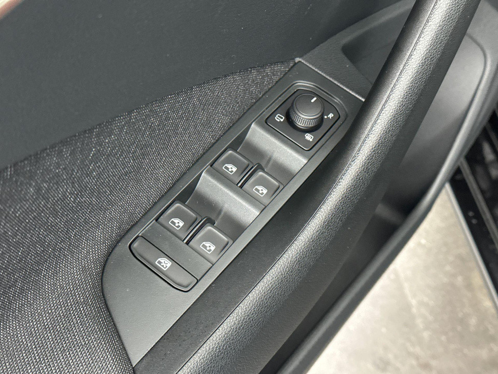 Skoda Scala 1.0 tsi business edition - travel assist