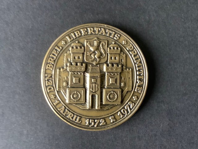 Bronzen penning Herdenking verlossing Den Briel 400 jaar 1972.